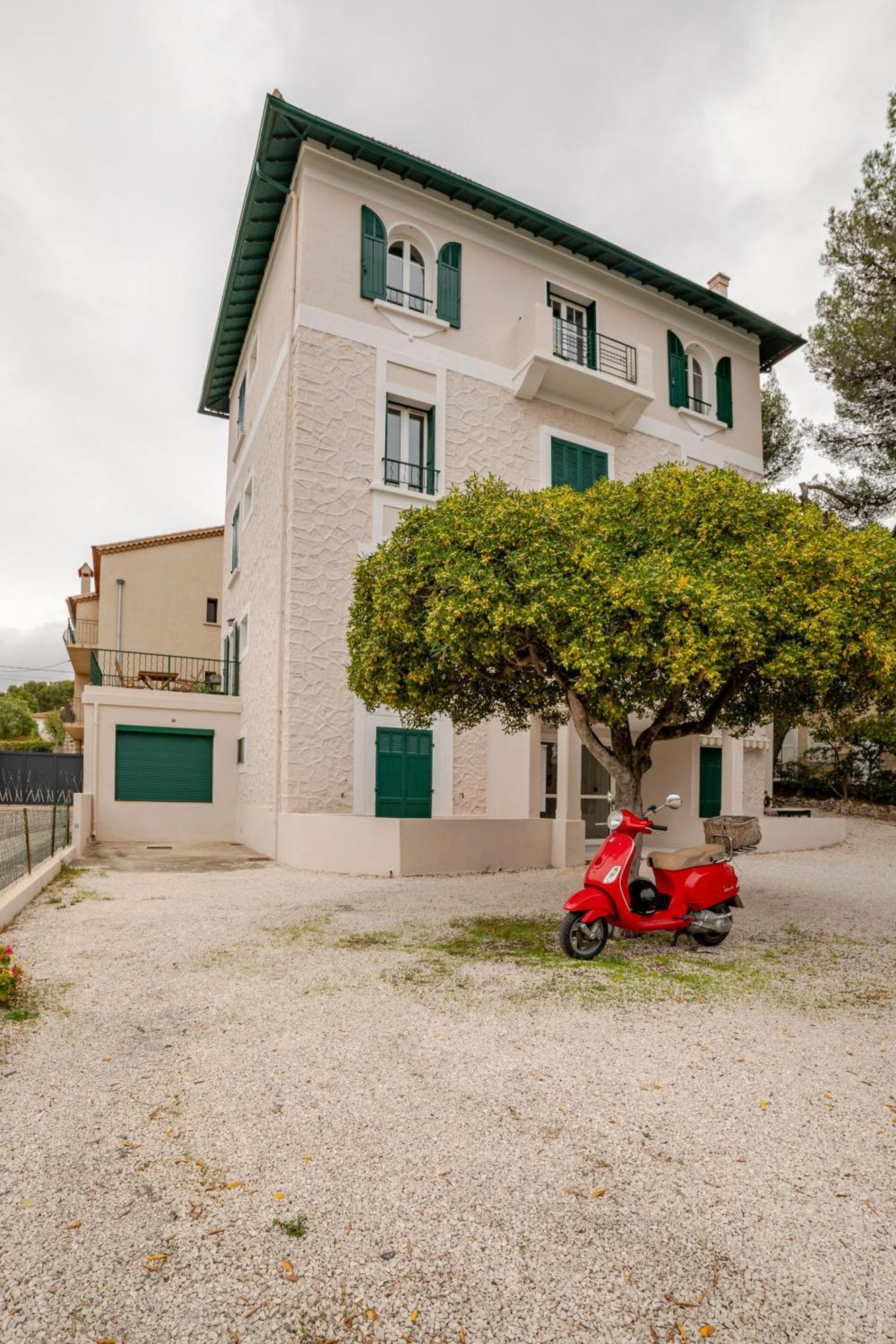 Cocon Comfortable Vue Mer, Clim Et Parking Sanary-sur-Mer Exterior photo