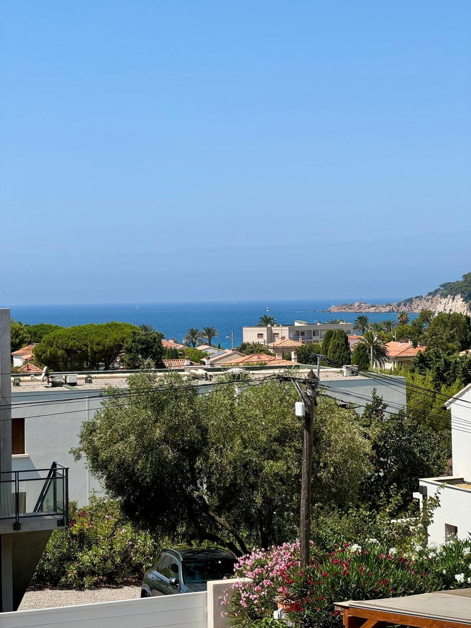 Cocon Comfortable Vue Mer, Clim Et Parking Sanary-sur-Mer Exterior photo